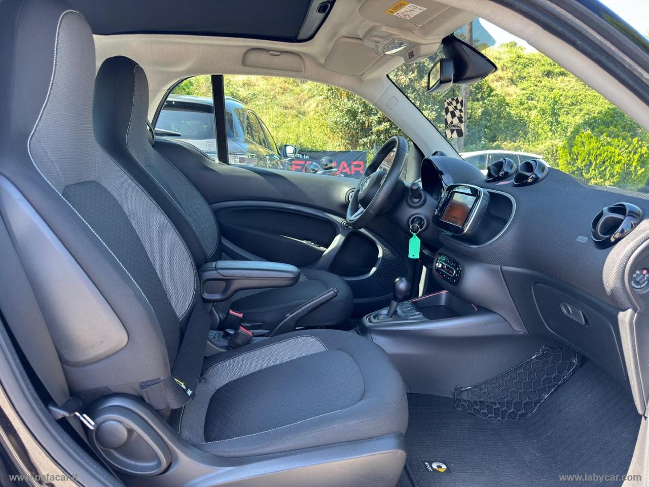 SMART fortwo EQ Parisblue