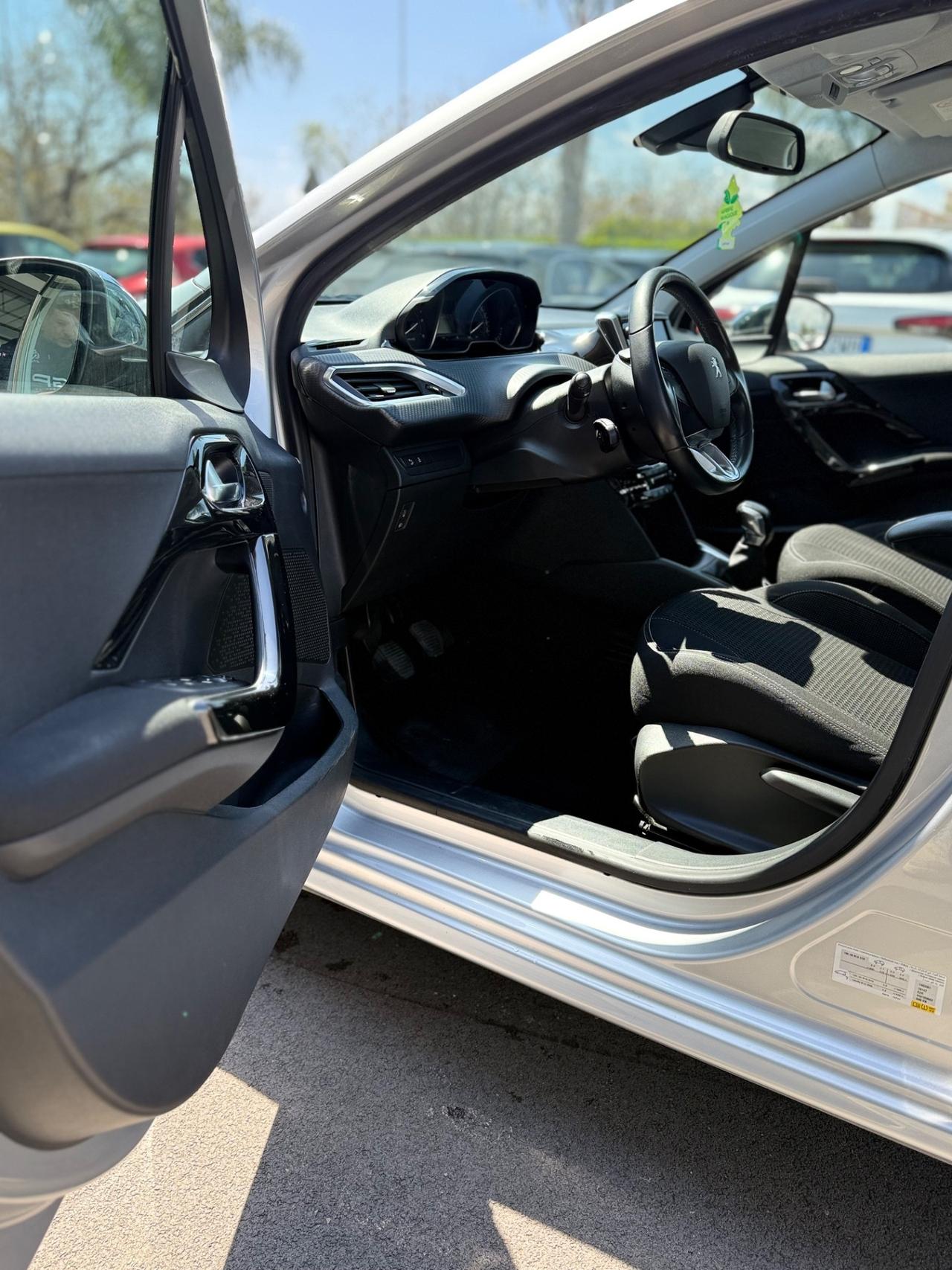 Peugeot 208 BlueHDi 100 5 porte Allure