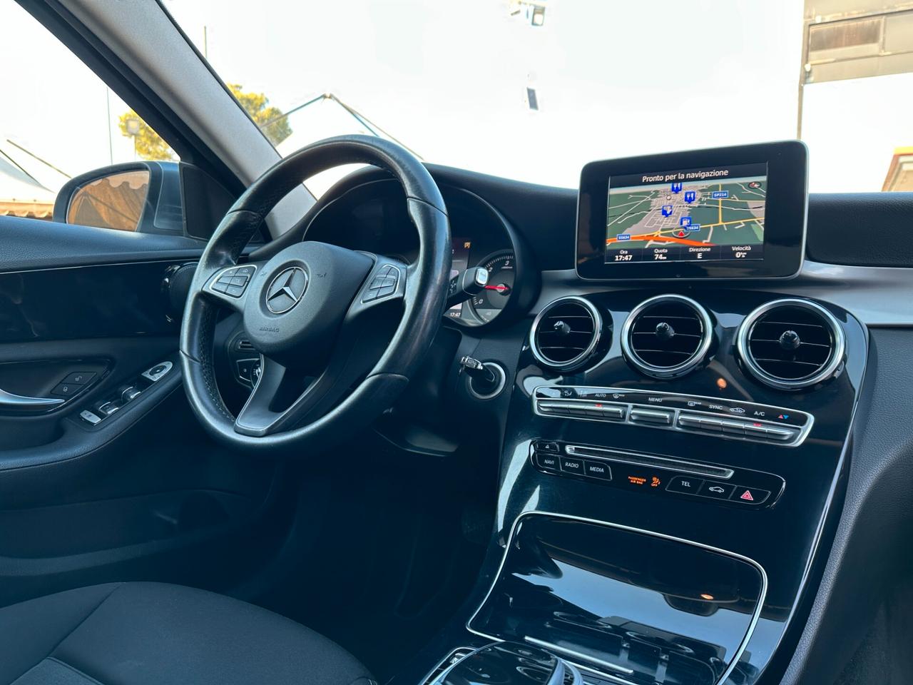 MERCEDES-BENZ C 180 d Auto Business