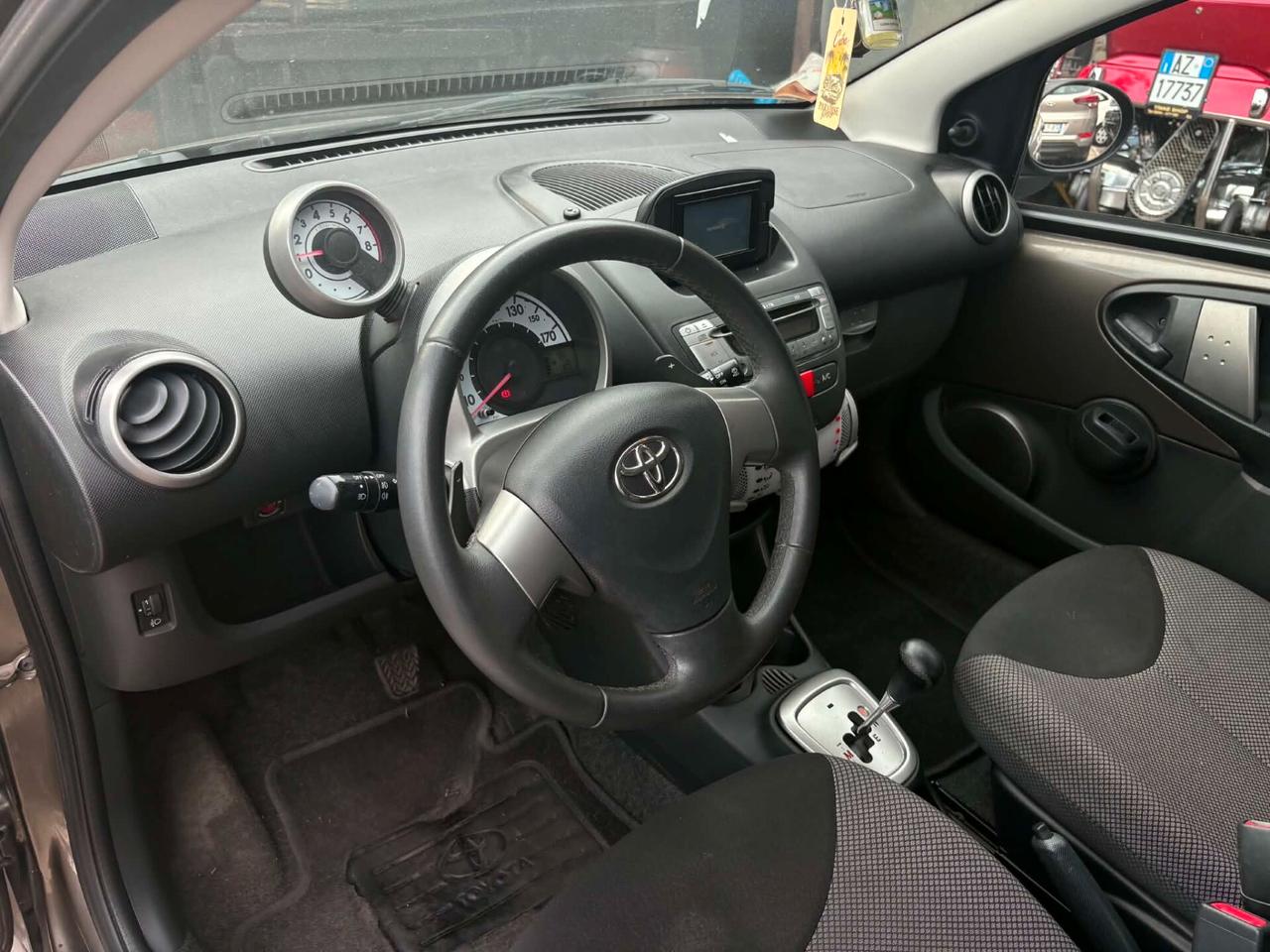 Toyota Aygo 1.0 12V VVT-i 5 porte Lounge Connect MMT