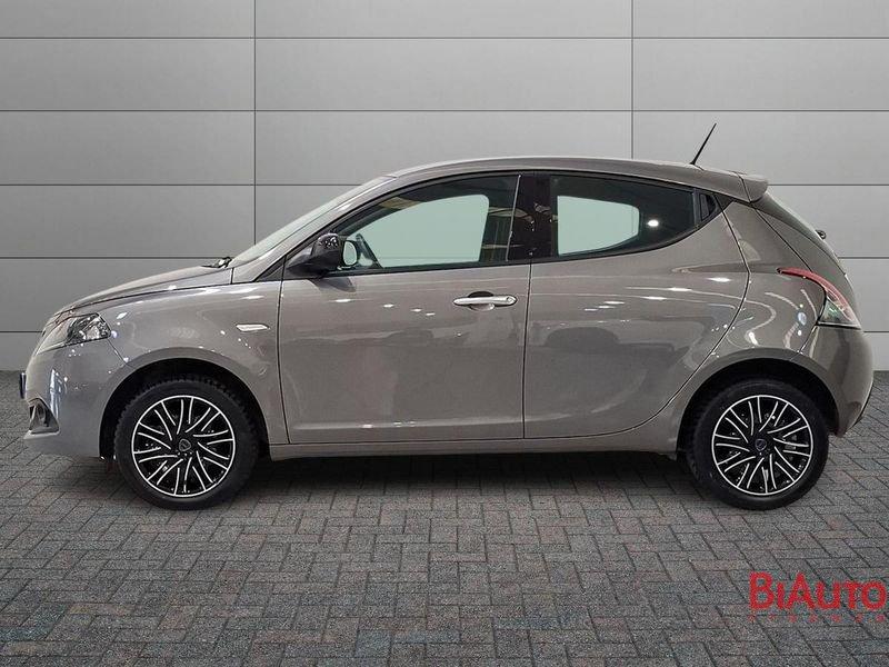 Lancia Ypsilon Ypsilon 1.0 firefly hybrid Silver s&s 70cv