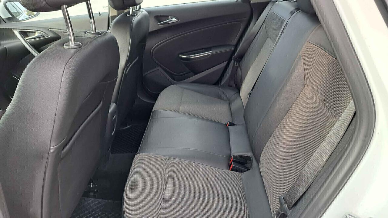 Opel Astra 1.7 CDTI 125CV Cosmo Berlina