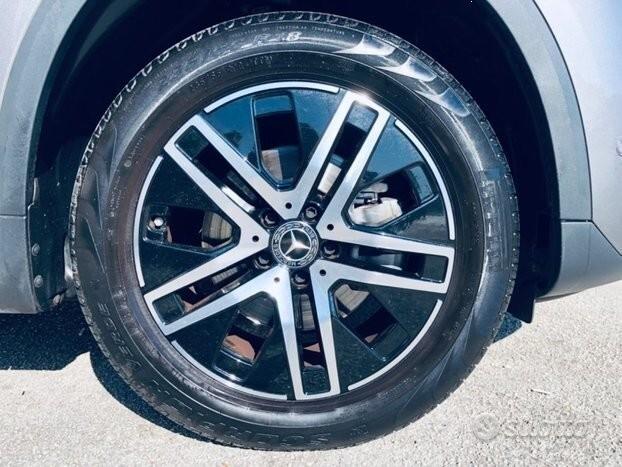 MERCEDES-BENZ GLA 200 d Automatic TETTO- AMBIENT