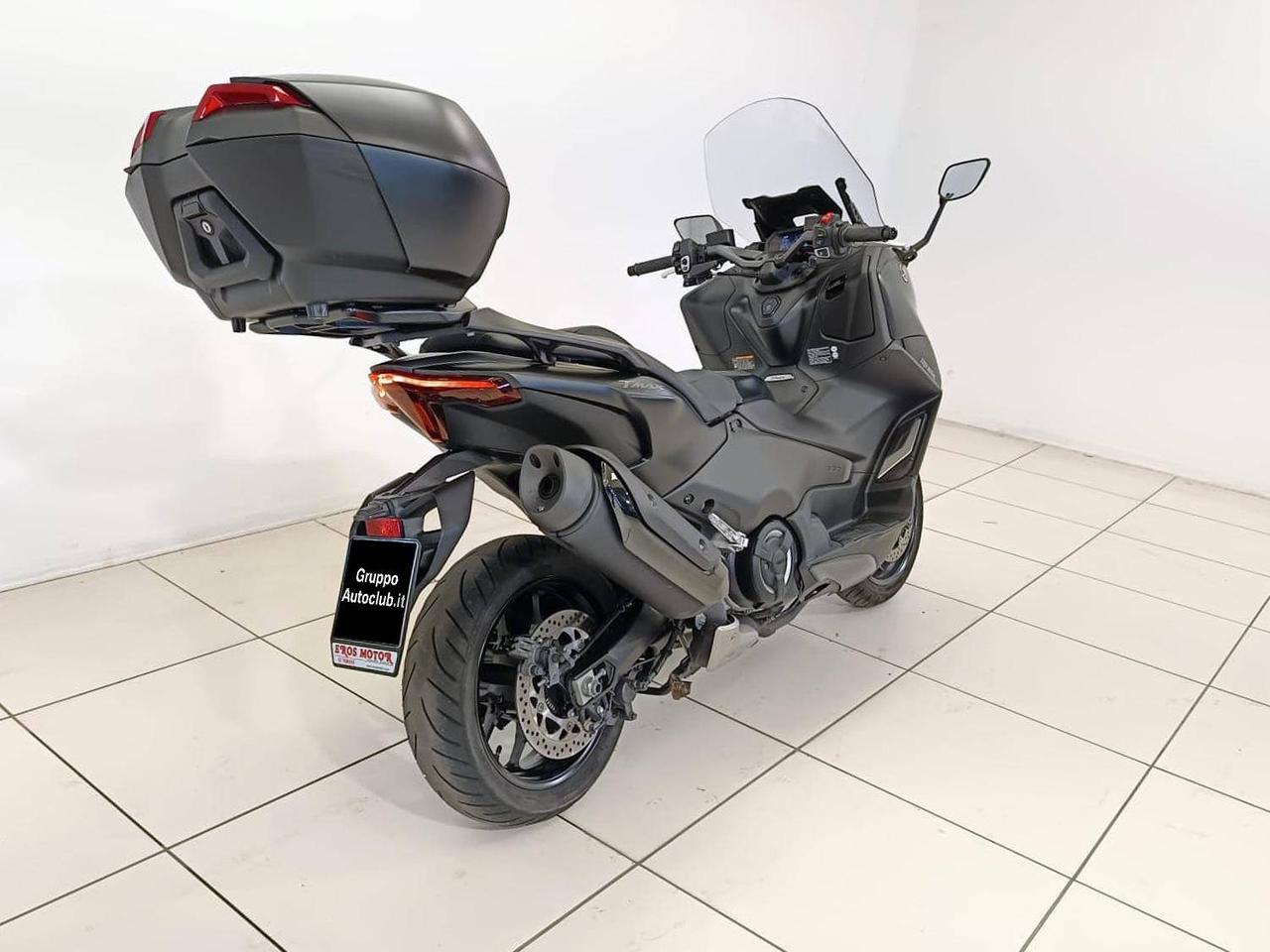 YAMAHA T-Max 560