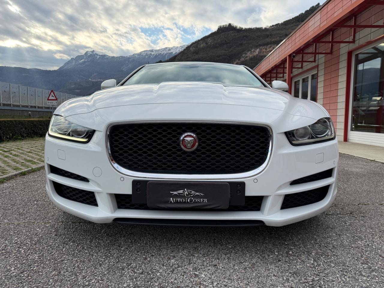 Jaguar XE - Prestige - FULL OPTIONAL