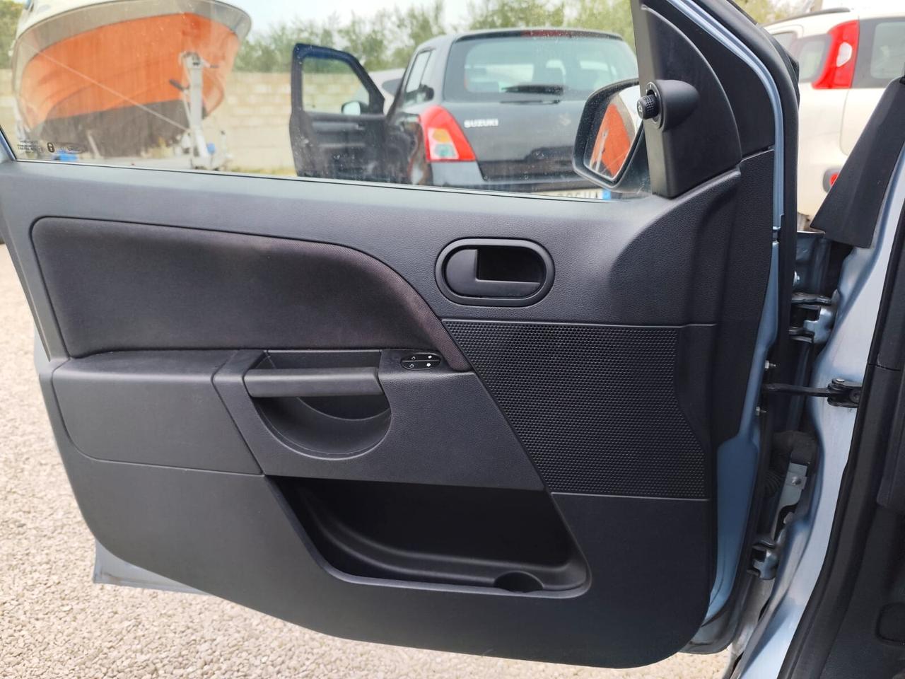 Ford Fiesta 1.4 TDCi 5p. Ghia