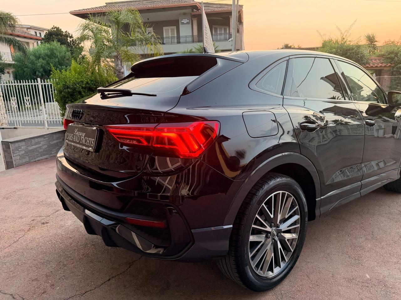 Audi Q3 SPB 35 TDI S tronic 2XS Line- Total Black