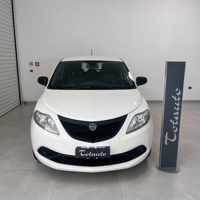LANCIA Ypsilon 1.0 FireFly 5 porte S&S Hybrid Ecochic Silver