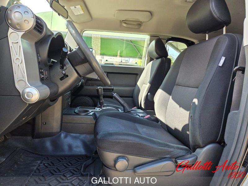 Toyota FJ Cruiser 4.0 benzina 239CV 2WD