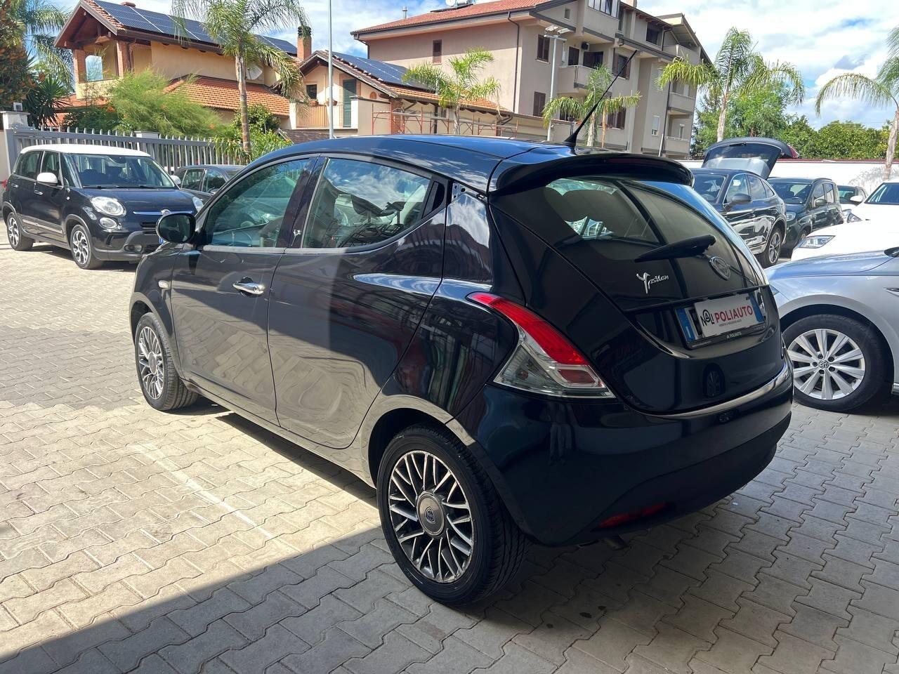 YPSILON 1.3 MJT 95CV SeS Platinum