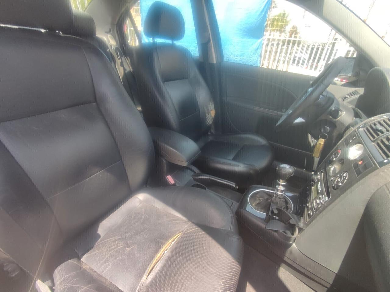 Ford Mondeo 2.0 TDDi cat 4p. Ghia