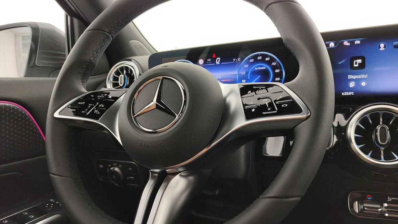 Mercedes-Benz EQA 250+ Street Edition