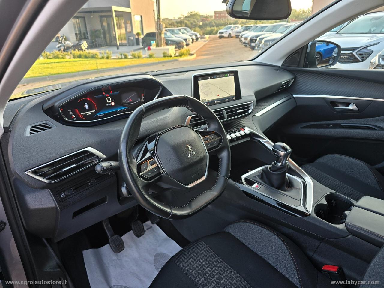 PEUGEOT 3008 BlueHDi 130 S&S Business