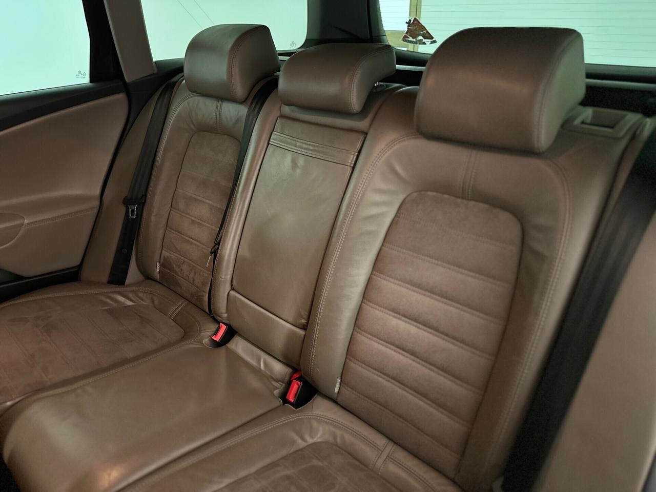 Volkswagen Passat 2.0 TDI DPF Highline AUTOMATICA