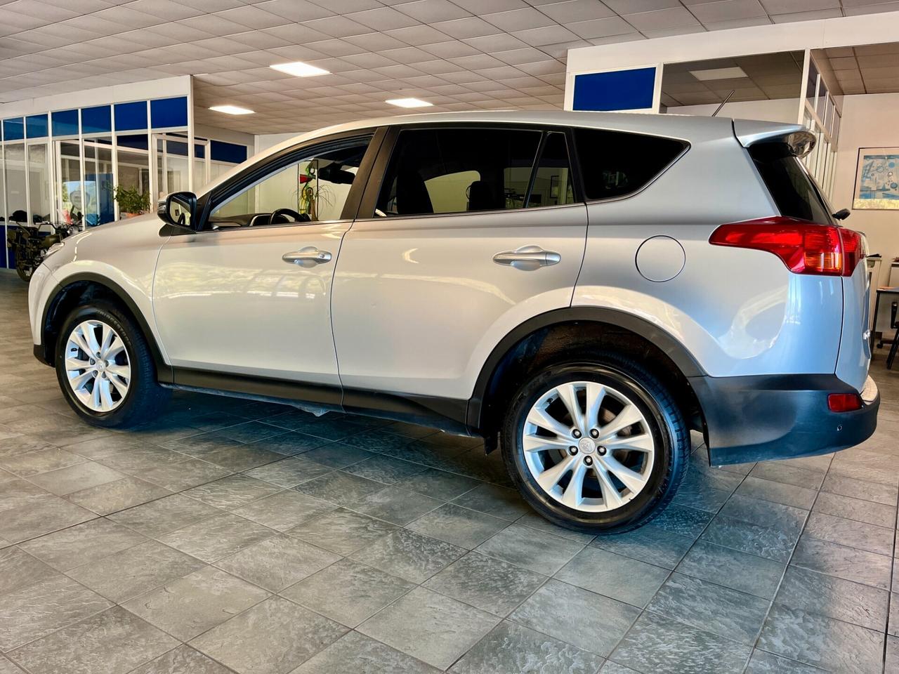 Toyota RAV 4 RAV4 2.2 D-CAT 4X4 CAMBIO AUTOMATICO Lounge