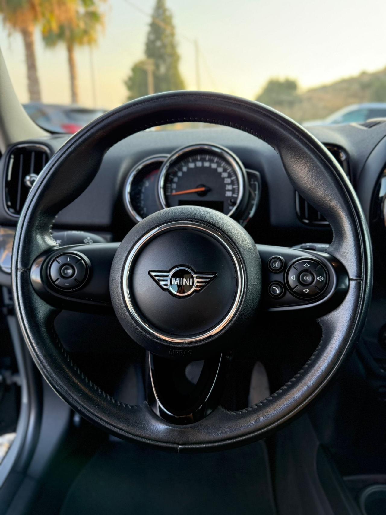 Mini Cooper D Countryman 1.5 One Business Automatica