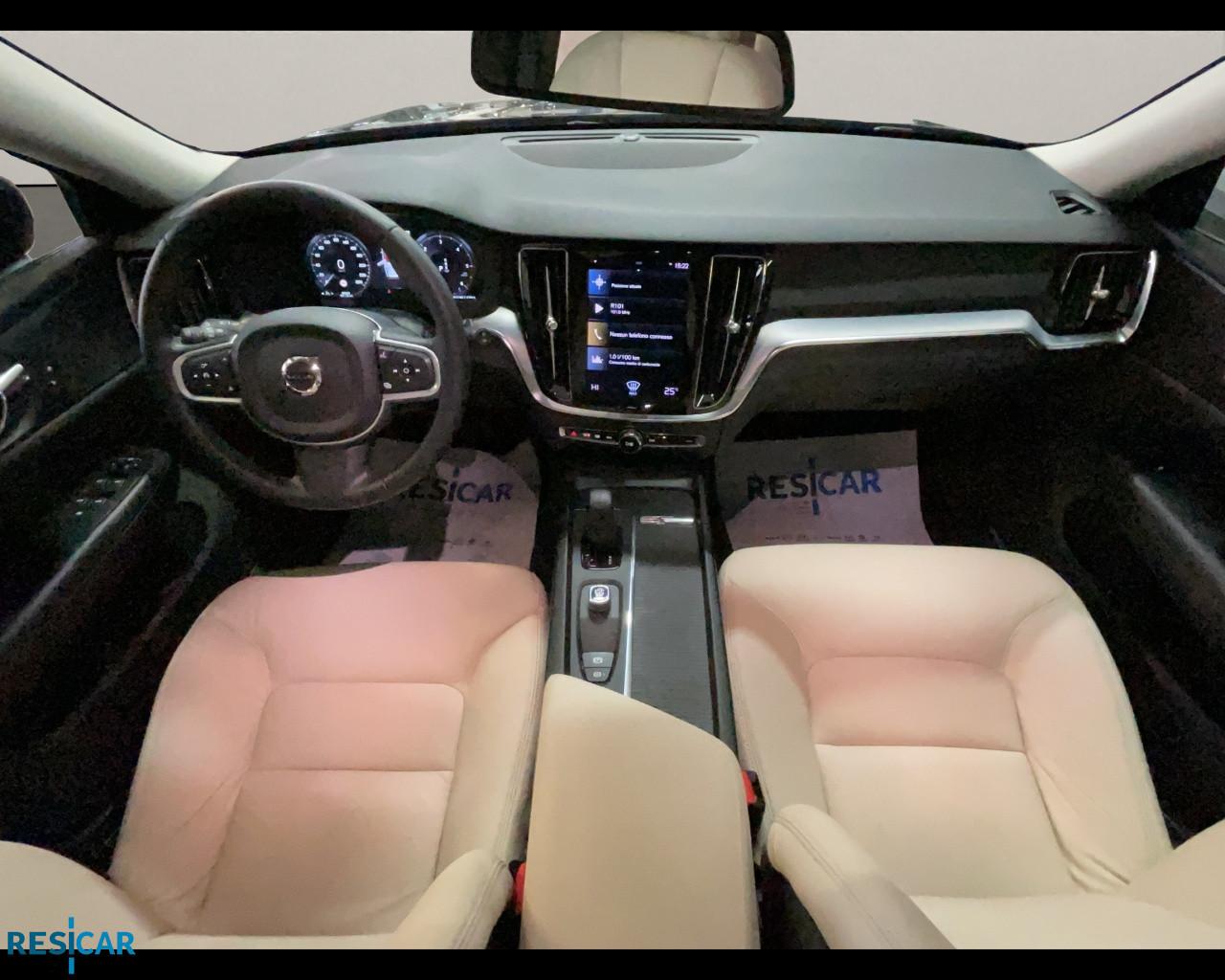 VOLVO V60 II 2019 V60 2.0 b4 Momentum Business Pro auto