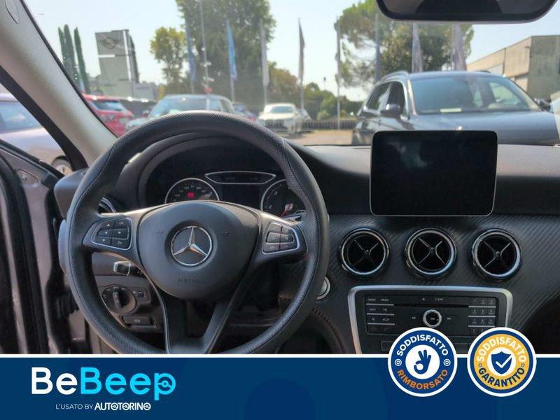 Mercedes-Benz GLA 180 D BUSINESS AUTO