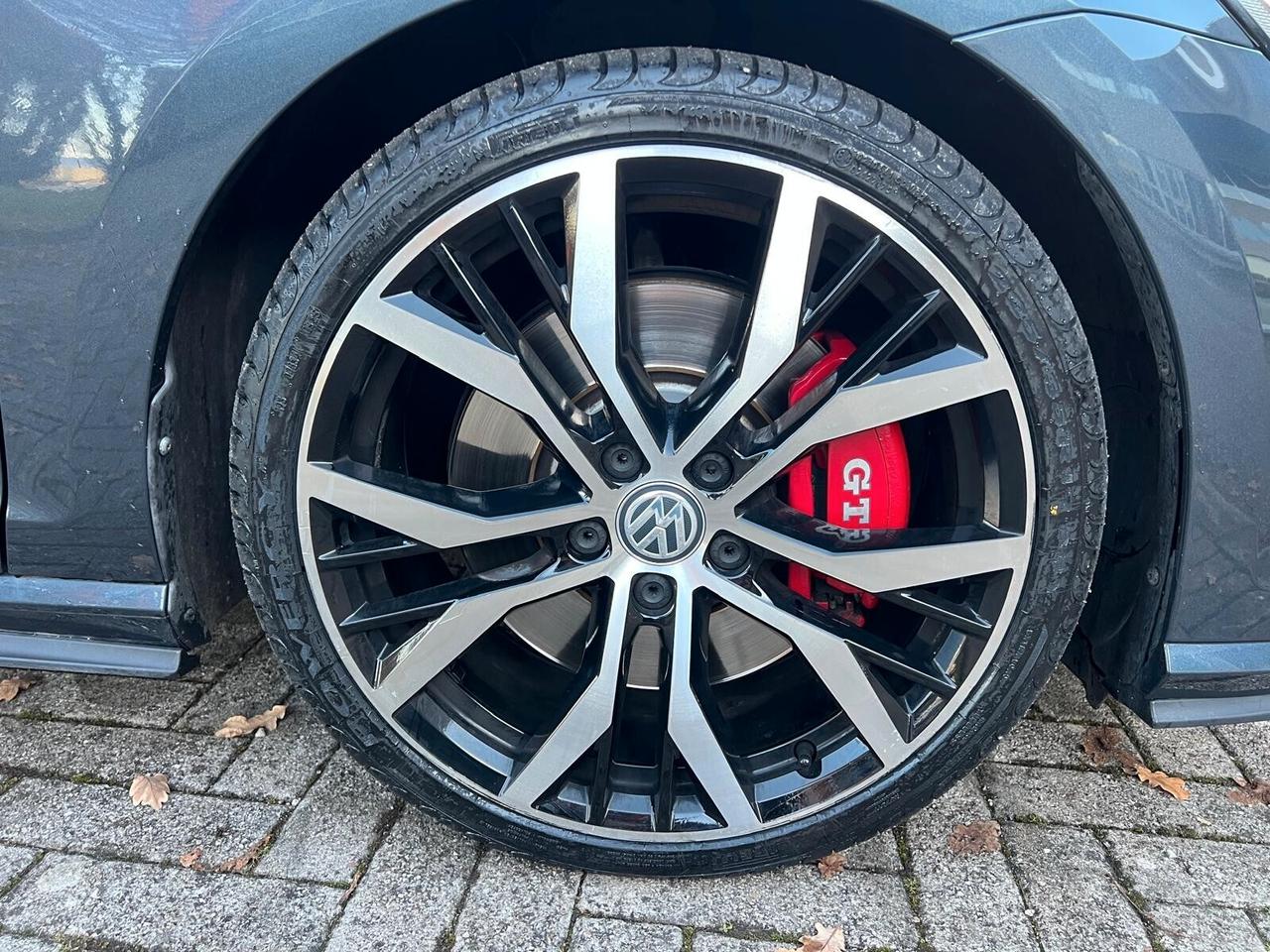 Volkswagen Golf GTI Performance 2.0 245 CV TSI DSG 5p.
