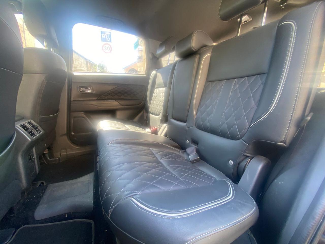 Mitsubishi Outlander 2.4 PHEV #50018