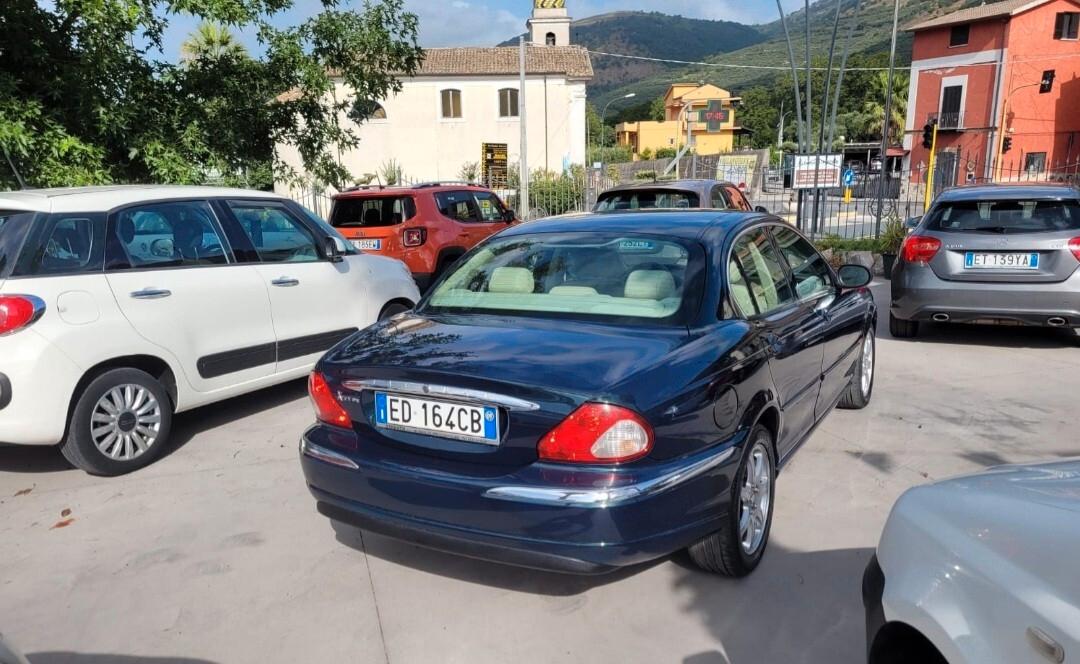 Jaguar X-Type 2 litri V6 24V cat - 80.000 KM