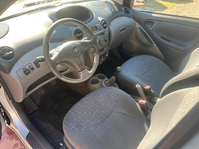 Toyota Yaris 1.3i 16V cat 5 porte