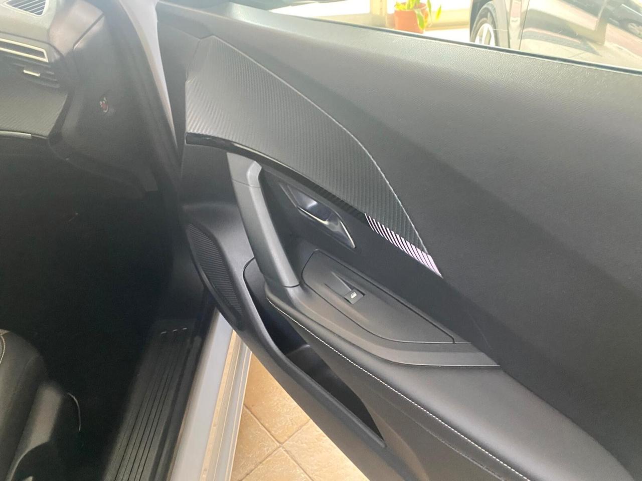 Peugeot 2008 PureTech 100 S&S Allure