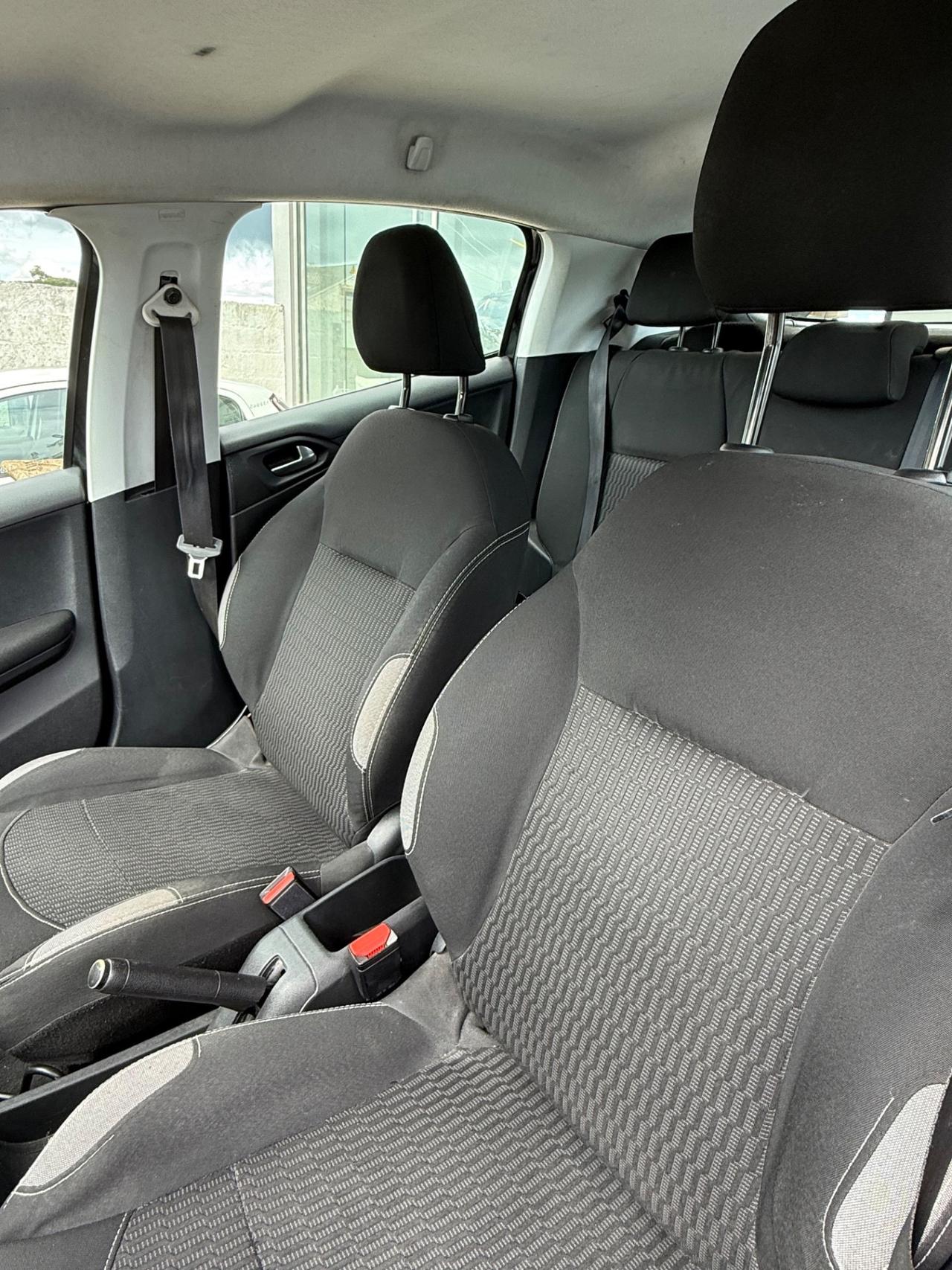 Peugeot 208 1.4 HDi 68 CV 5 porte