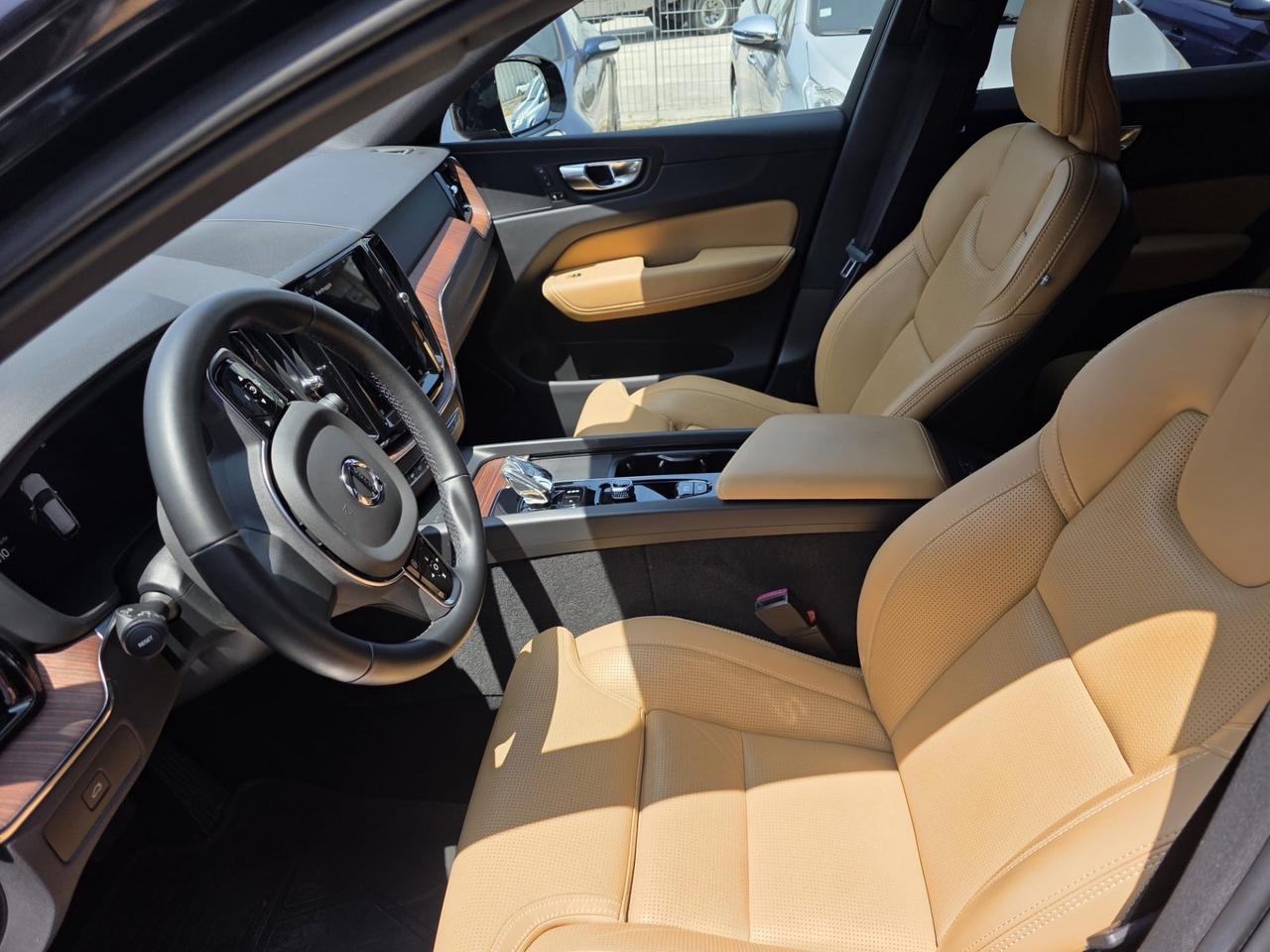 Volvo XC60 B4 2.0 hybrid 2023