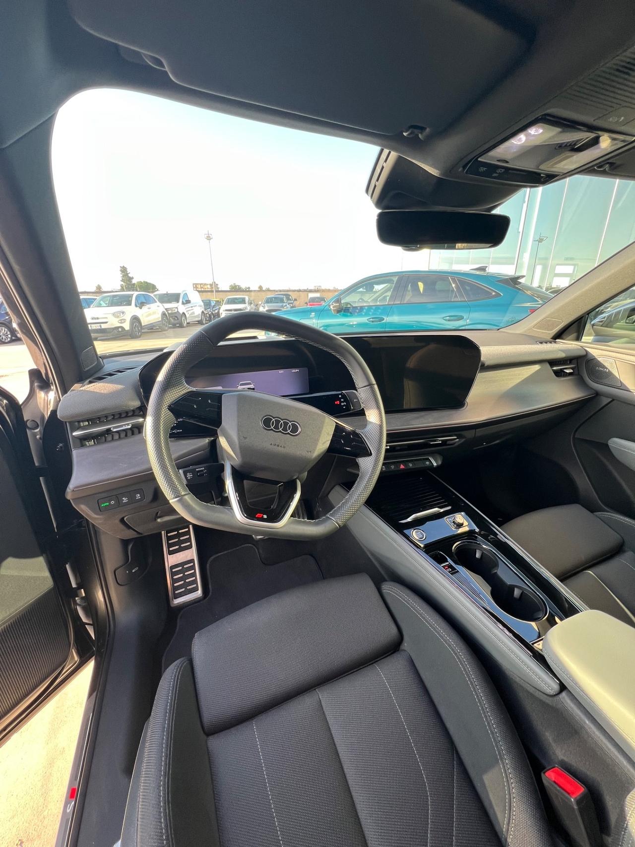 Audi Q3 1.5 177CV e-hybrid S line Stronic - possibilità noleggio no scoring