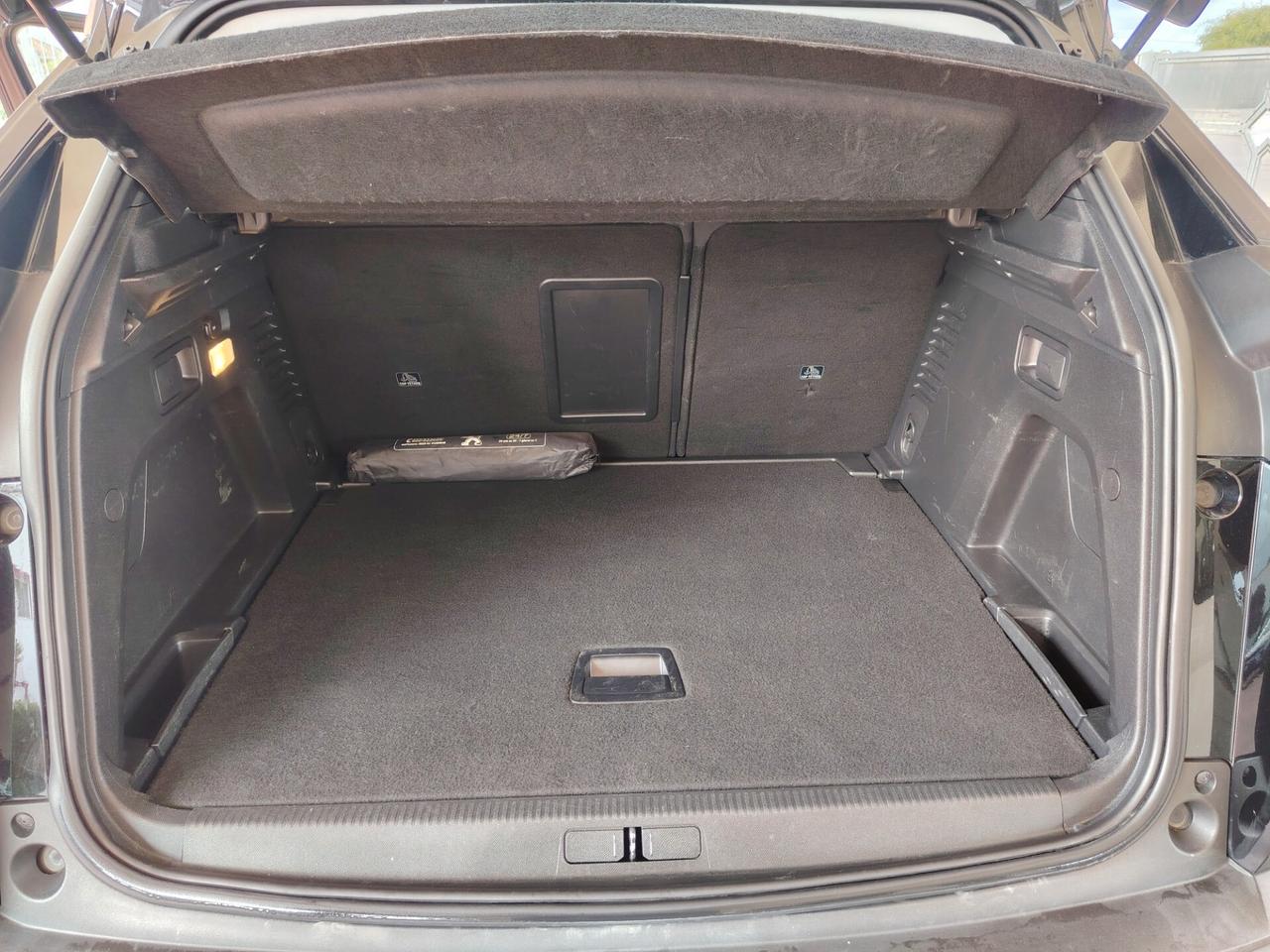 Peugeot 3008 BlueHDi 130 S&S EAT8 2021