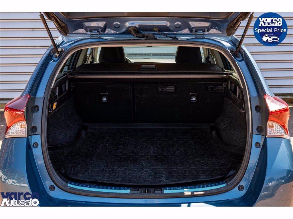 TOYOTA Auris touring sports 1.8h lounge cvt del 2015