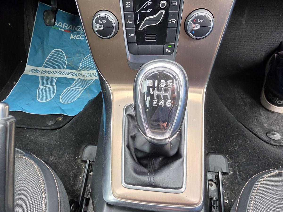 VOLVO - V40 Cross Country 1.6 d2 Momentum