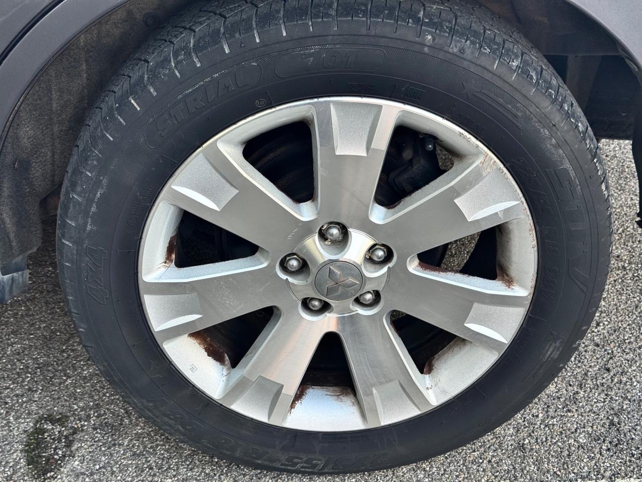 Mitsubishi Outlander 2.0 DI-D Instyle 7 p.ti DPF 2007 4x4