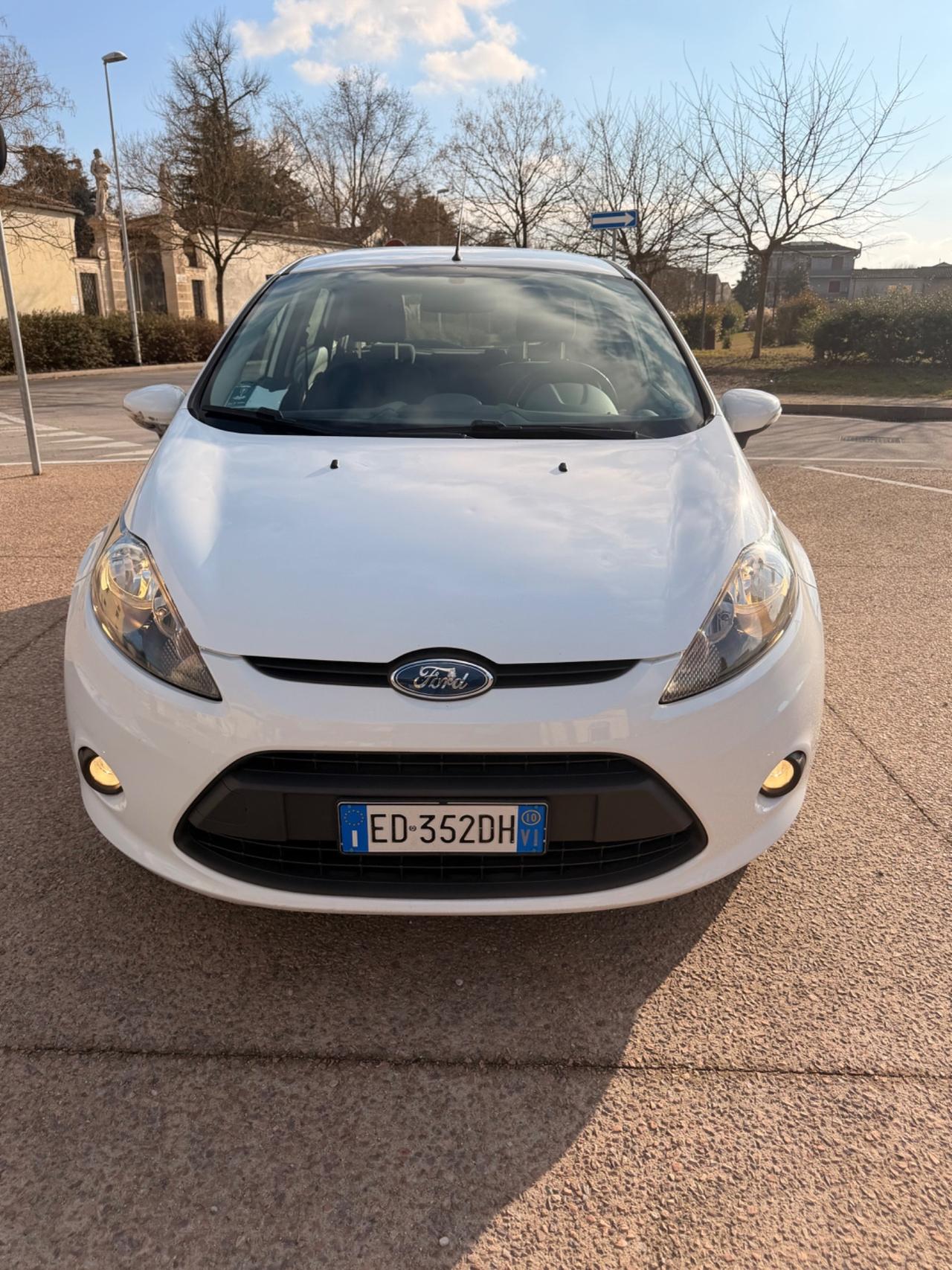 Ford Fiesta 1.4 TDCi km110mila neopatentati