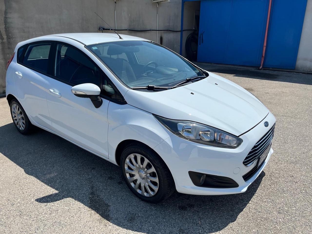 Ford fiesta 5P-1.5 tdci/75 cv-full-2013
