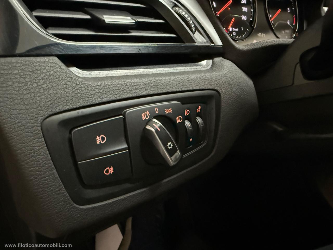 BMW X1 xDrive20d Business Advantage TETTO PANORAMICO - LED