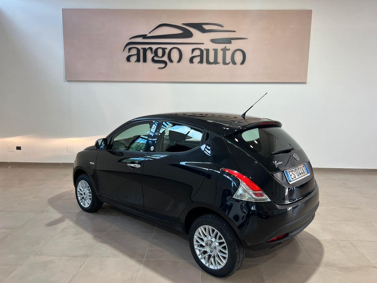 Lancia Ypsilon 0.9 TwinAir 85 CV 5 porte Metano Ecochic Gold