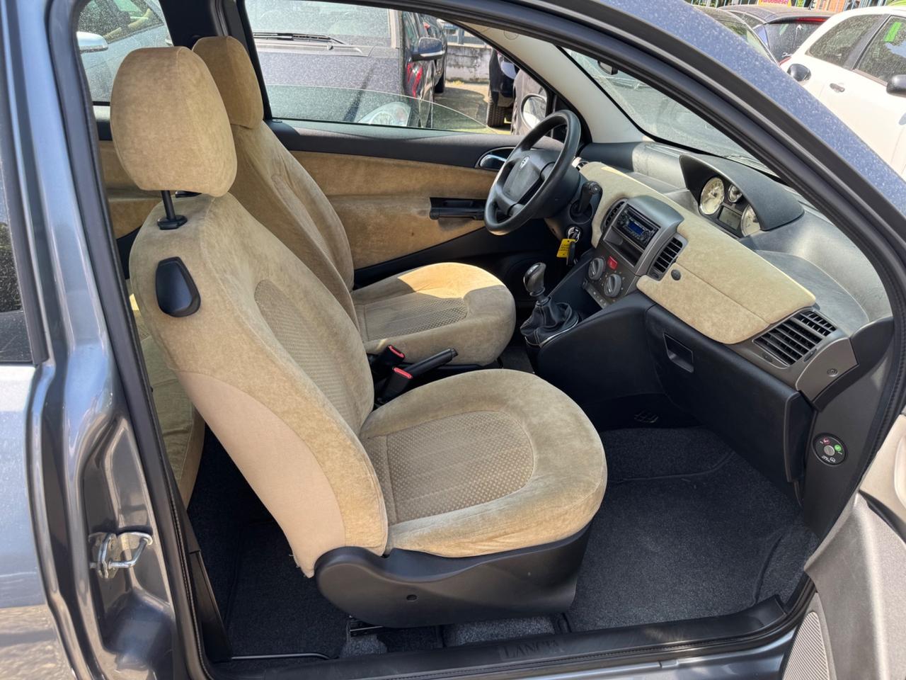 Lancia Ypsilon 1.2 Oro