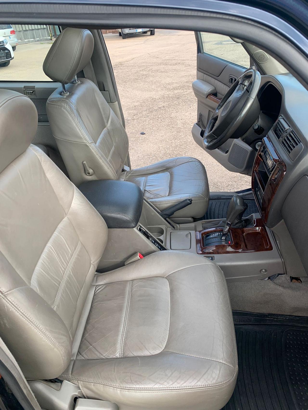 Nissan Patrol GR luxury full optional-automatico 3000 cc-unico proprietario-230000 km-non ha fatto fuoristrada