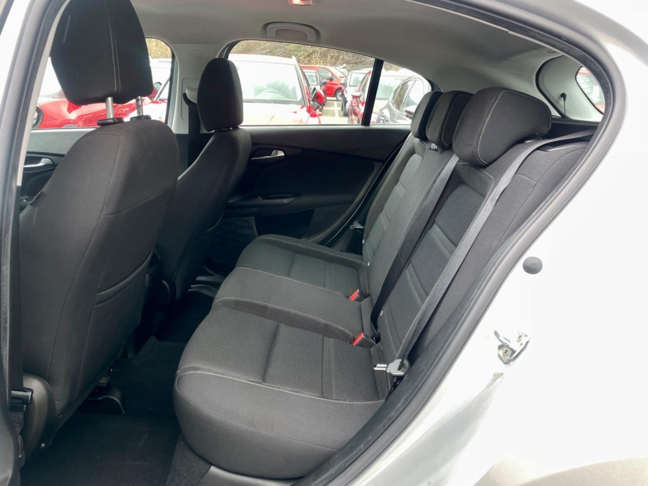 Fiat Tipo 1.3 Mjt 5P ALCANTARA-RADAR-NAVI