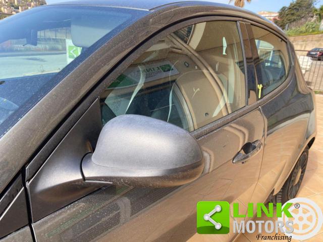 LANCIA Ypsilon 1.2 69 CV 5 porte Platinum