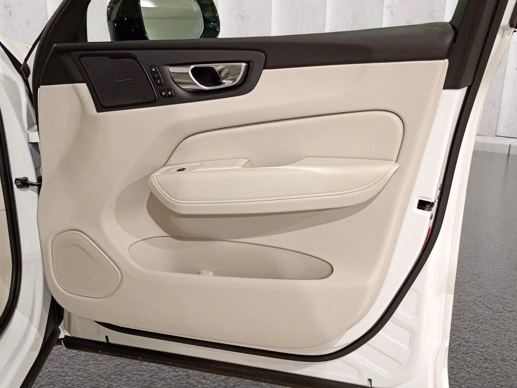 VOLVO XC60 2.0 t6 recharge phev obc 6,4kW Ultimate Dark awd auto del 2024