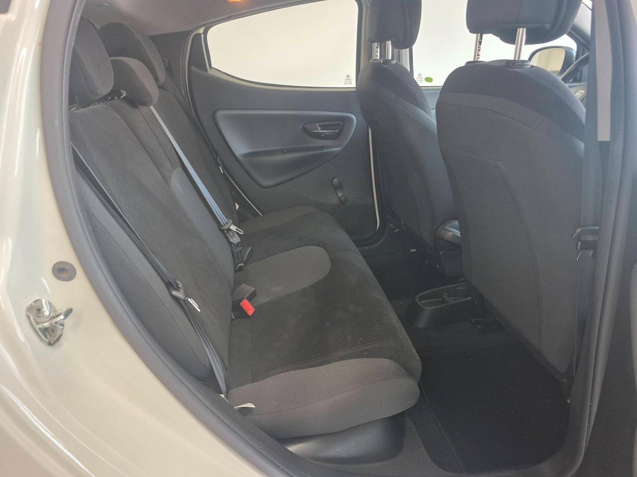 Lancia Ypsilon 0.9 TwinAir 85 CV 5 porte S&S DFN Gold