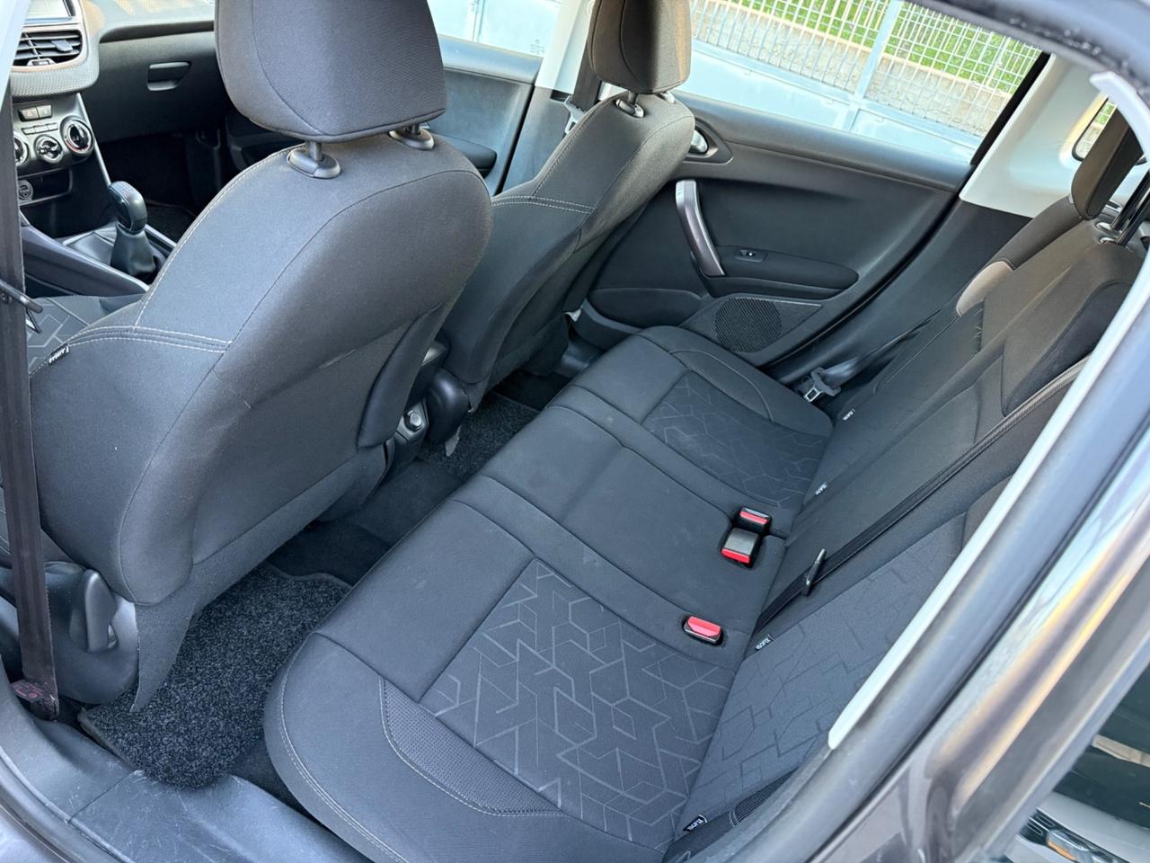 Peugeot 2008 1.6 e-HDi 92 CV Stop&Start Active