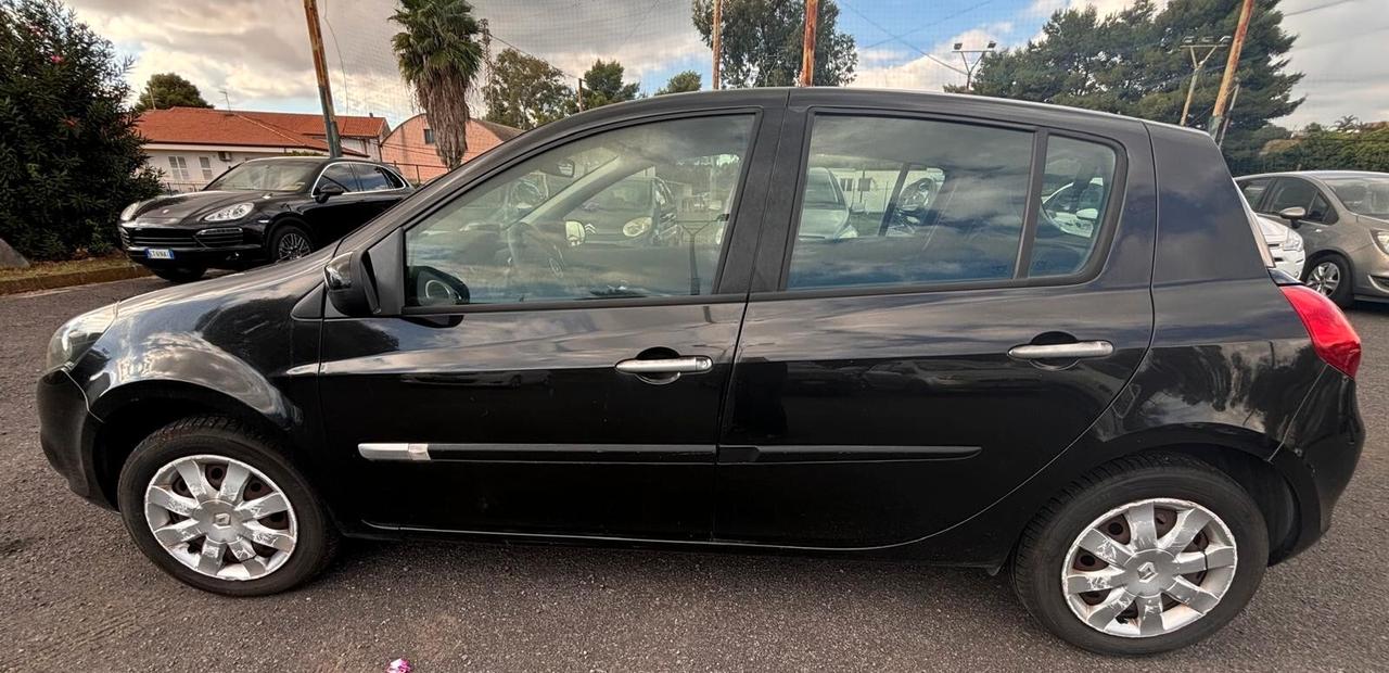 Renault Clio 1.2 16V 5 porte Luxe