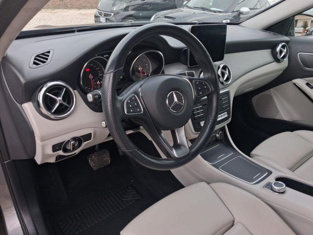 Mercedes-Benz GLA 200 d Automatic Sport