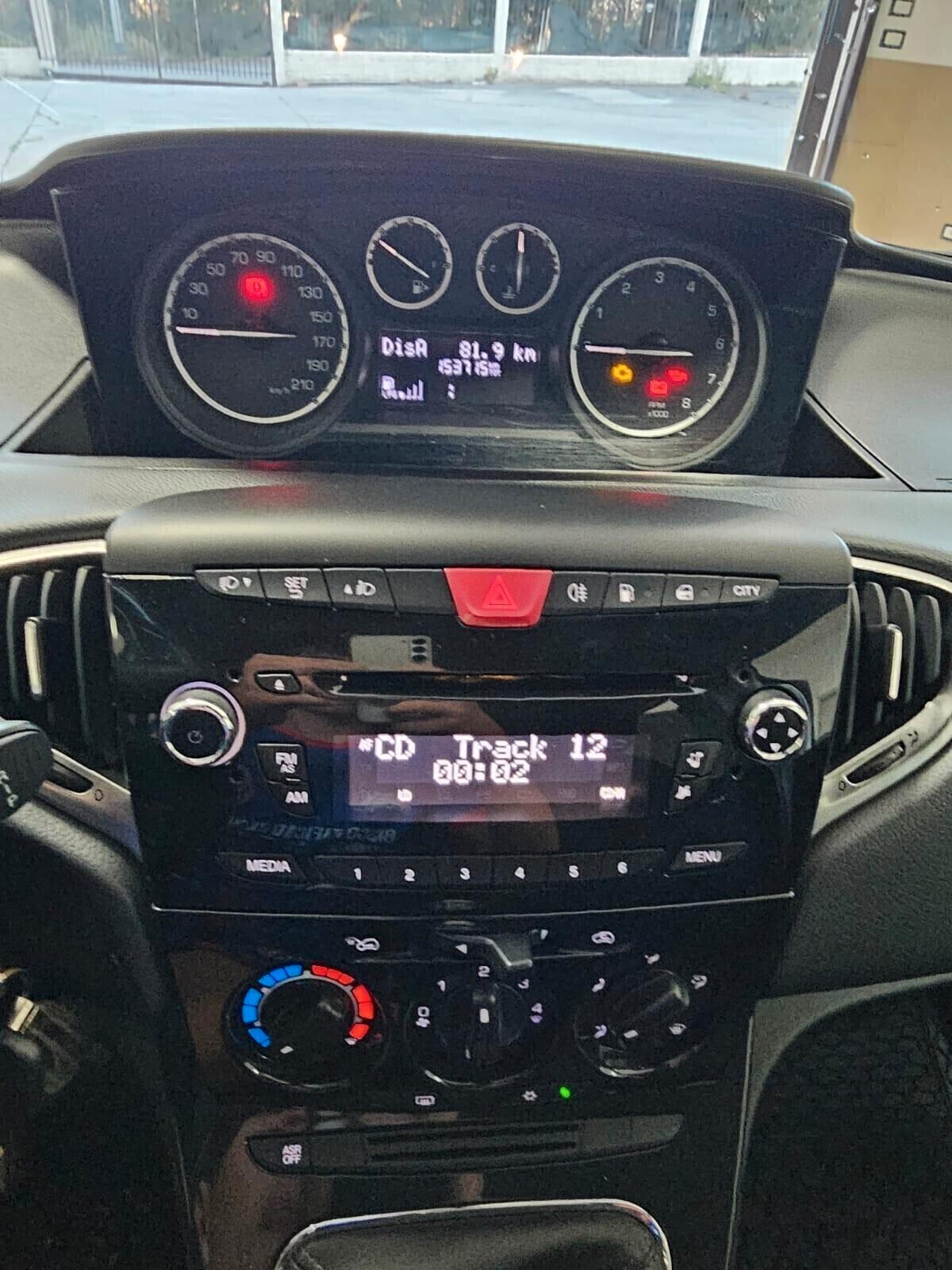 Lancia Ypsilon 1.2 69 CV 5 porte GPL Ecochic Silver