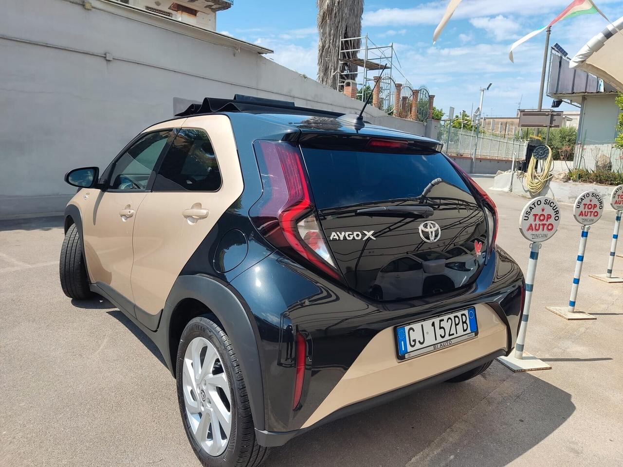 Toyota Aygo X 1.0 VVT-i 72 CV 5p. Undercover cabrio bicol