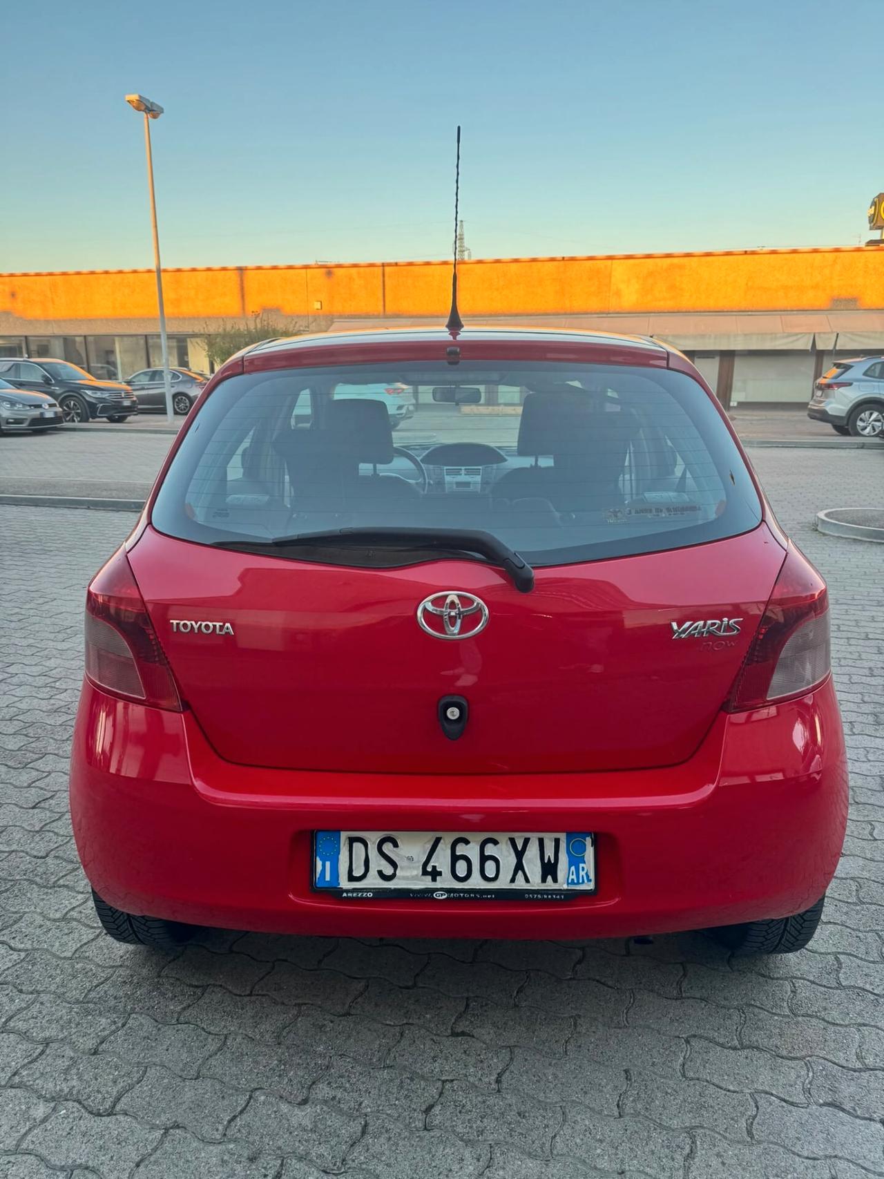 Toyota Yaris 1.0 5 porte Now